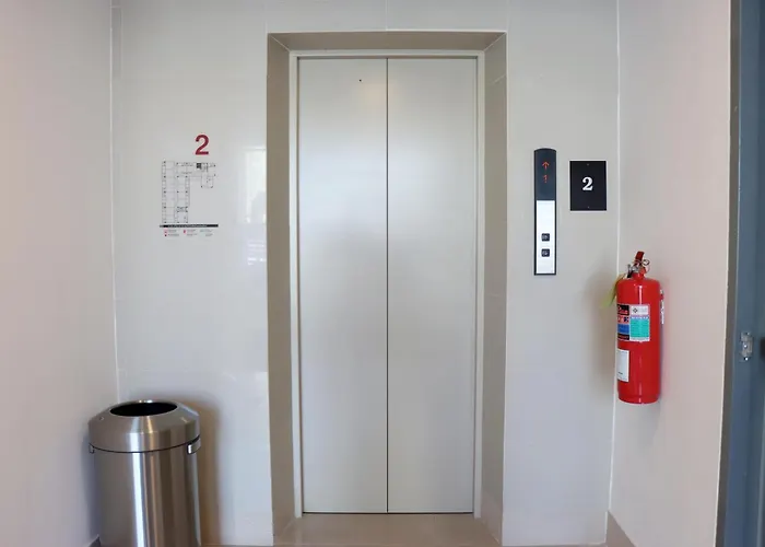 Hotel Utd8 And 3*
